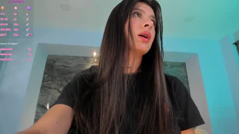 Snapshot of alessiacorleone_ chatting on 03-11-25, 06:43 Alessia online show from 03-11-25, 06:43