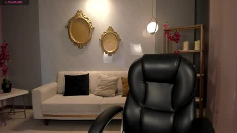 Snapshot of alessiacorleone_ chatting on 09-23-25, 07:17 Alessia online show from 09-23-25, 07:17