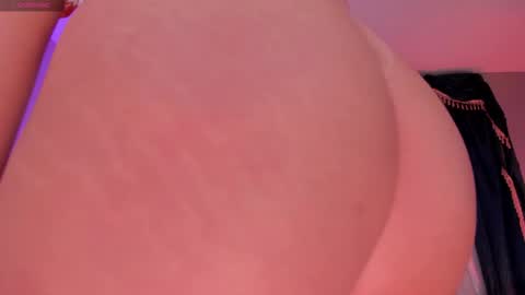 Snapshot of alessiacorleone_ chatting on 10-31-25, 08:32 Alessia online show from 10-31-25, 08:32