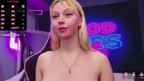 alessiacroft online show from 11-21-25, 06:23