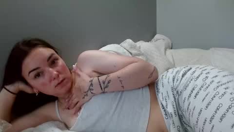 Alessia Snow online show from 11-21-25, 10:41