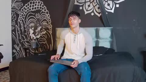 Snapshot of alessiovitale chatting on 11-06-25, 12:06 Alessio online show from 11-06-25, 12:06