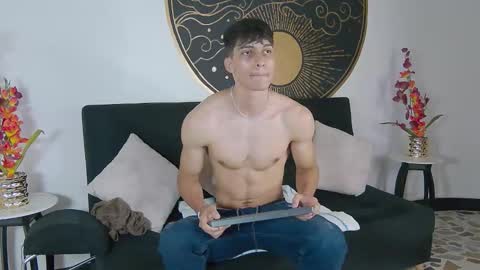 Snapshot of alessiovitale chatting on 11-11-25, 12:05 Alessio online show from 11-11-25, 12:05