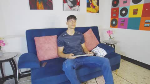 Snapshot of alessiovitale chatting on 11-22-25, 12:04 Alessio online show from 11-22-25, 12:04