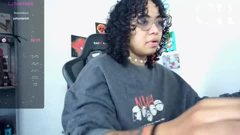 Snapshot of alesyahampton chatting on 09-19-25, 03:24 Crespa Ruidosa online show from 09-19-25, 03:24