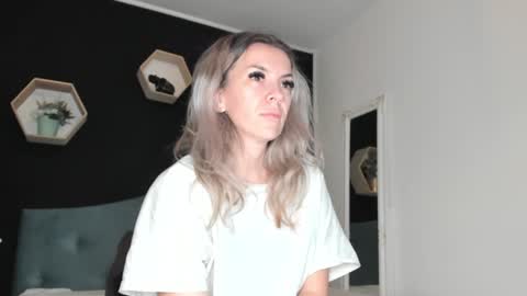 Snapshot of alesys69 chatting on 12-30-24, 12:00 alesys69 online show from 12-30-24, 12:00