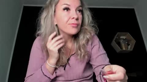 Snapshot of alesys69 chatting on 11-08-25, 12:44 alesys69 online show from 11-08-25, 12:44