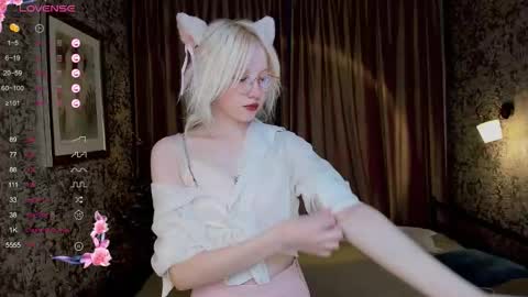 Lola online show from 10-08-25, 03:20