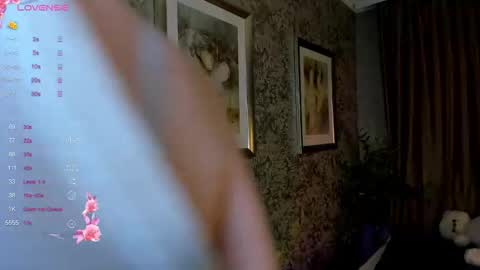 Lola online show from 10-15-25, 03:12