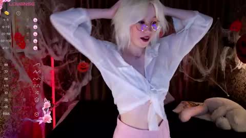 Lola online show from 10-25-25, 03:51