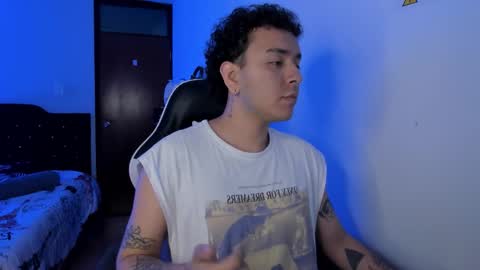 Snapshot of alex__montesco chatting on 12-17-25, 12:16 Alex online show from 12-17-25, 12:16