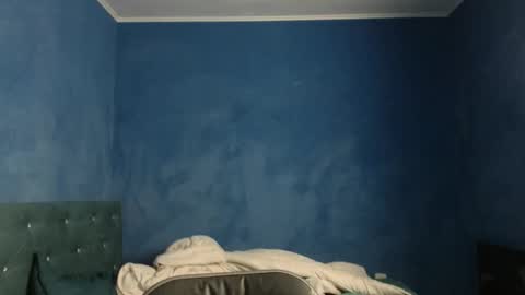 Snapshot of alex_blu chatting on 01-12-26, 06:02 Alex online show from 01-12-26, 06:02