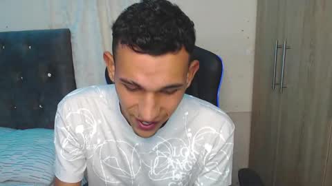 Snapshot of alex_diorrr chatting on 01-10-25, 06:20 Alex online show from 01-10-25, 06:20