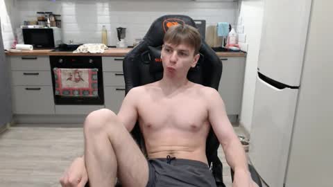 Snapshot of alex_gotcha chatting on 10-22-25, 11:15 Alex online show from 10-22-25, 11:15