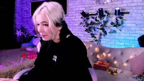 Snapshot of alex_howell chatting on 01-05-25, 11:44 alex_howell online show from 01-05-25, 11:44