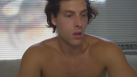 Snapshot of alex_islive chatting on 10-24-25, 07:10 Alex Stone online show from 10-24-25, 07:10
