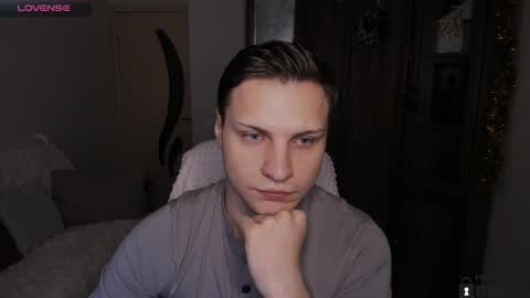 alex_milson online show from 12-21-25, 07:54