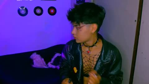 Alex online show from 10-26-25, 12:05