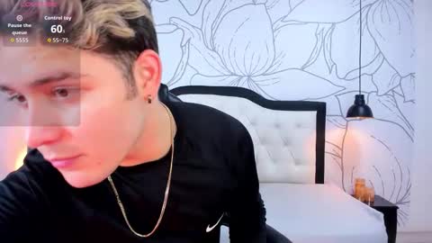 Snapshot of alex_pierce_ chatting on 03-02-26, 07:54 Alex online show from 03-02-26, 07:54