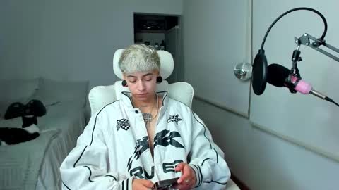 Residente0xxx online show from 02-11-26, 10:20