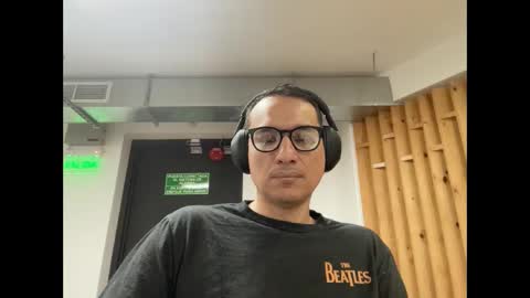 Snapshot of alex_ruiz_ chatting on 12-16-25, 04:45 Alex online show from 12-16-25, 04:45