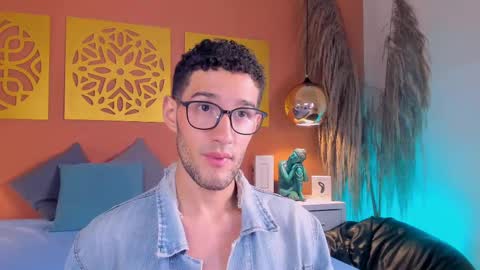 Snapshot of alex_russoo chatting on 09-28-25, 03:23 Alex Russo online show from 09-28-25, 03:23