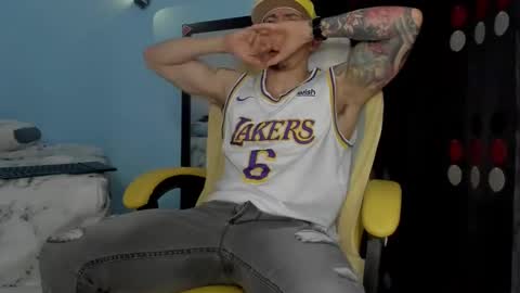 alex_sthorm online show from 10-31-25, 03:40