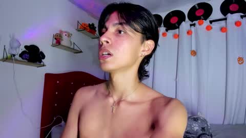 Snapshot of alex_sweet_69 chatting on 11-05-25, 06:57 Alex online show from 11-05-25, 06:57