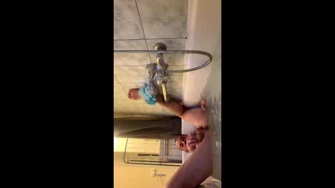 Snapshot of alex_vlad chatting on 11-30-25, 06:39 Alexandru online show from 11-30-25, 06:39