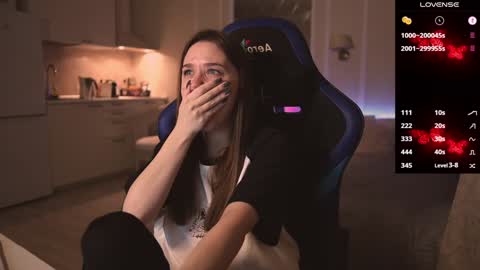 Snapshot of alexa_feels chatting on 12-01-24, 10:32 Little Duck homie online show from 12-01-24, 10:32