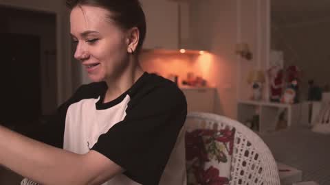 Snapshot of alexa_feels chatting on 12-07-24, 04:36 Little Duck homie online show from 12-07-24, 04:36