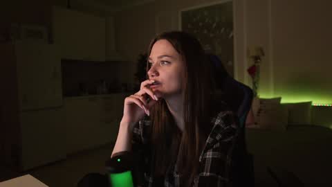 Snapshot of alexa_feels chatting on 12-15-24, 10:04 Little Duck homie online show from 12-15-24, 10:04