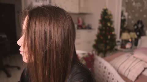 Snapshot of alexa_feels chatting on 12-23-24, 05:00 Little Duck homie online show from 12-23-24, 05:00