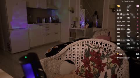 Snapshot of alexa_feels chatting on 02-21-25, 01:11 Little Duck homie online show from 02-21-25, 01:11