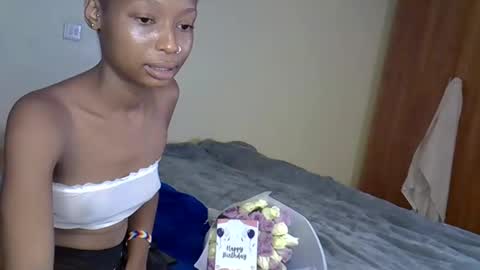 Snapshot of alexa_foxxie chatting on 01-01-25, 01:05 Alexa online show from 01-01-25, 01:05