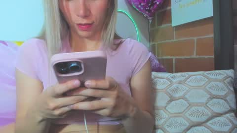 alexa latina online show from 09-27-25, 03:39