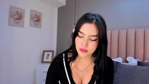 Alexa Thaylor online show from 12-31-24, 06:02