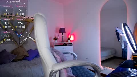 Alexa Moon online show from 11-17-25, 02:34