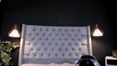 C A M I L A  online show from 10-08-25, 11:41