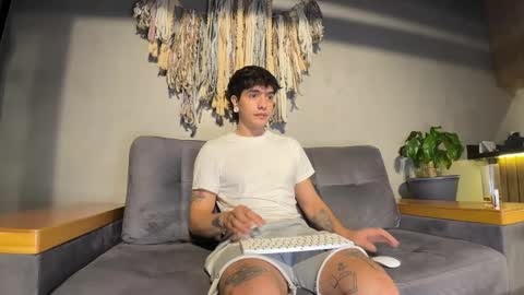 Snapshot of alexanddani chatting on 02-24-25, 02:19 Alex Dani online show from 02-24-25, 02:19