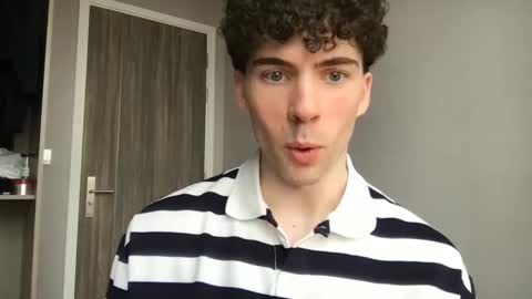 Snapshot of alexander0_ chatting on 02-22-26, 08:02 Alexander online show from 02-22-26, 08:02