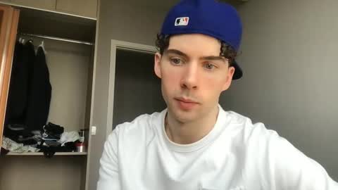 Snapshot of alexander0_ chatting on 02-27-26, 08:03 Alexander online show from 02-27-26, 08:03