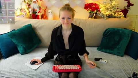 Alexandra Demore online show from 12-22-24, 09:42