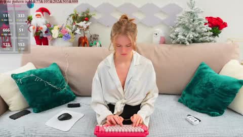 Alexandra Demore online show from 01-31-25, 01:43