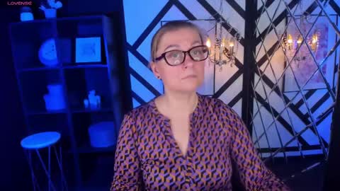 Alexandra online show from 03-03-25, 01:42