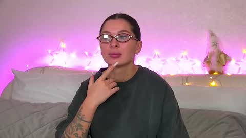 AlexandraBloom online show from 12-17-24, 06:53