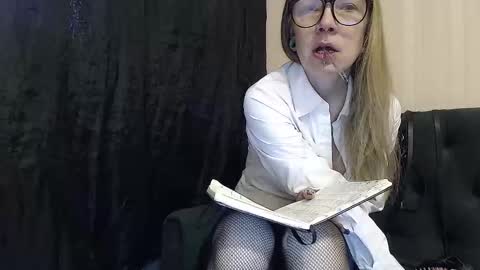 Snapshot of alexandrazaryanova chatting on 11-01-25, 07:32 Alexandra online show from 11-01-25, 07:32