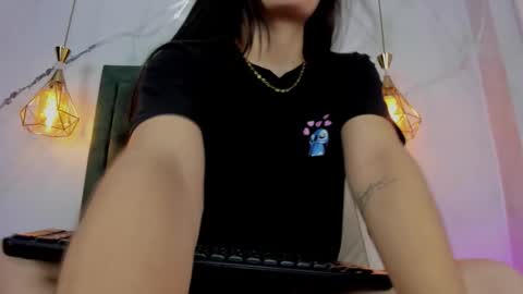 Snapshot of alexavans chatting on 11-12-25, 09:47 online show from 11-12-25, 09:47