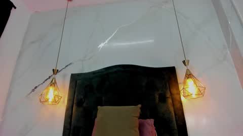 Snapshot of alexavans chatting on 11-18-25, 09:30 online show from 11-18-25, 09:30