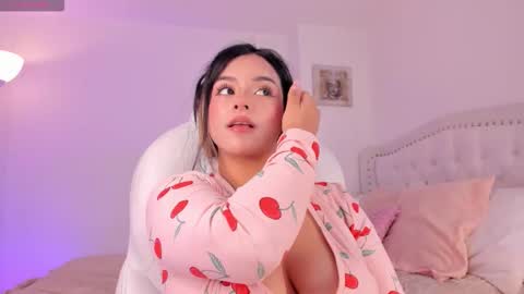 lexandra  online show from 10-20-25, 08:04